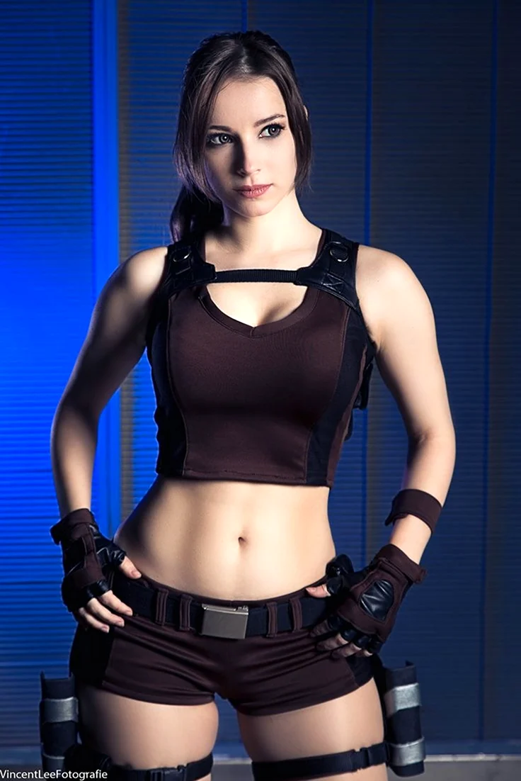 Enji Night Лара Крофт