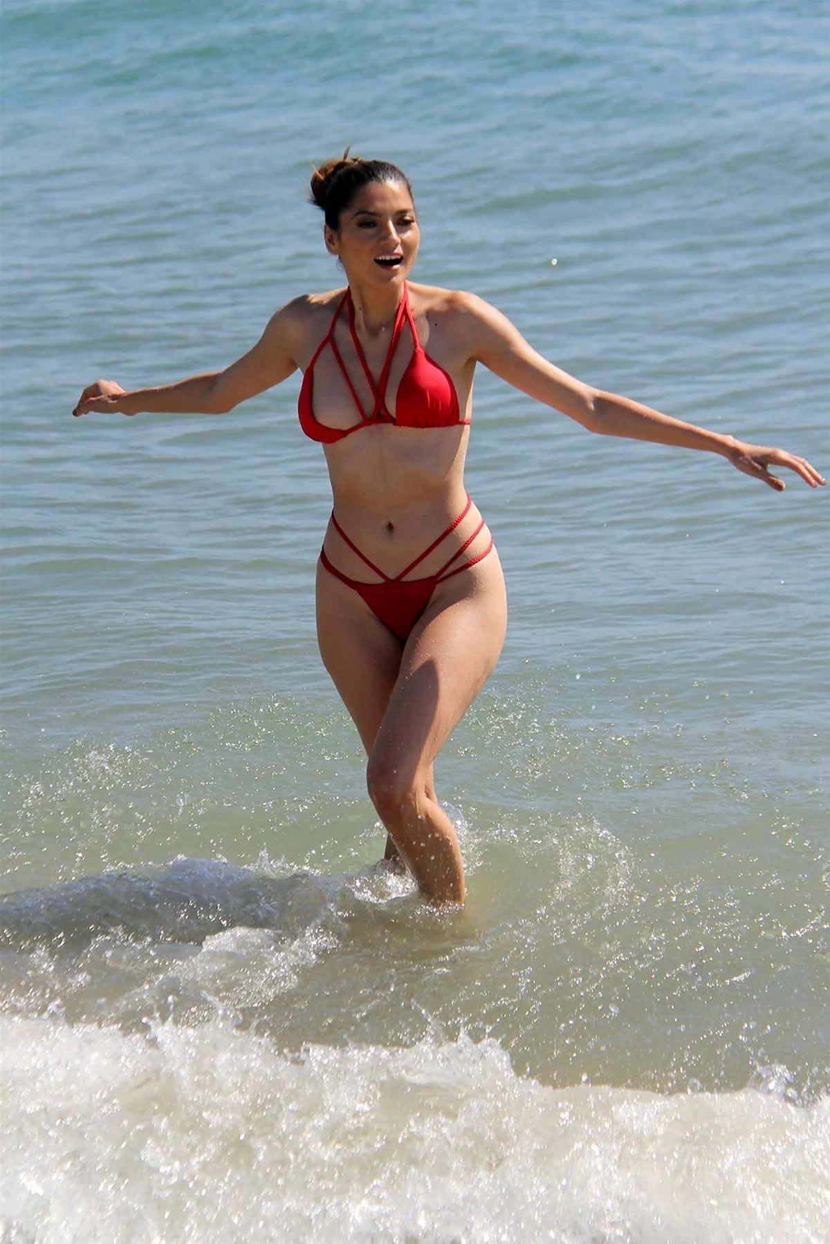 Эсме Бьянко hot