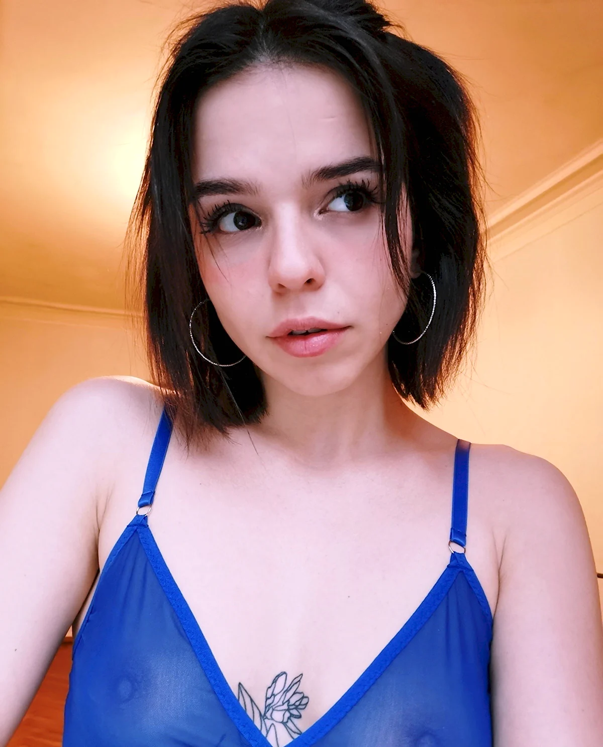 Esther онлифанс