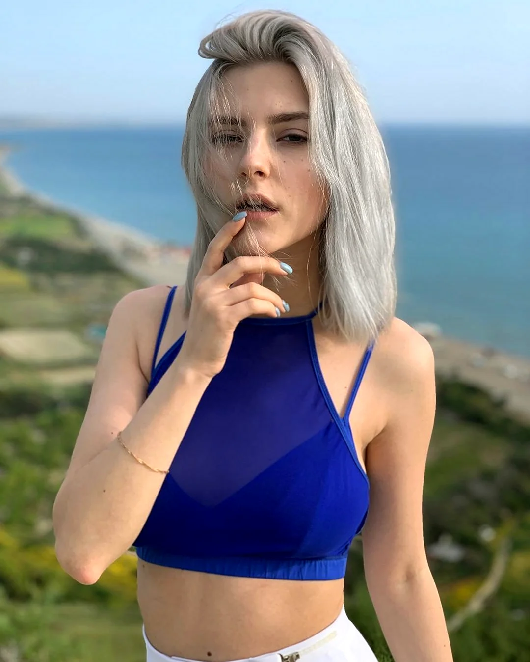 Ева Элфи