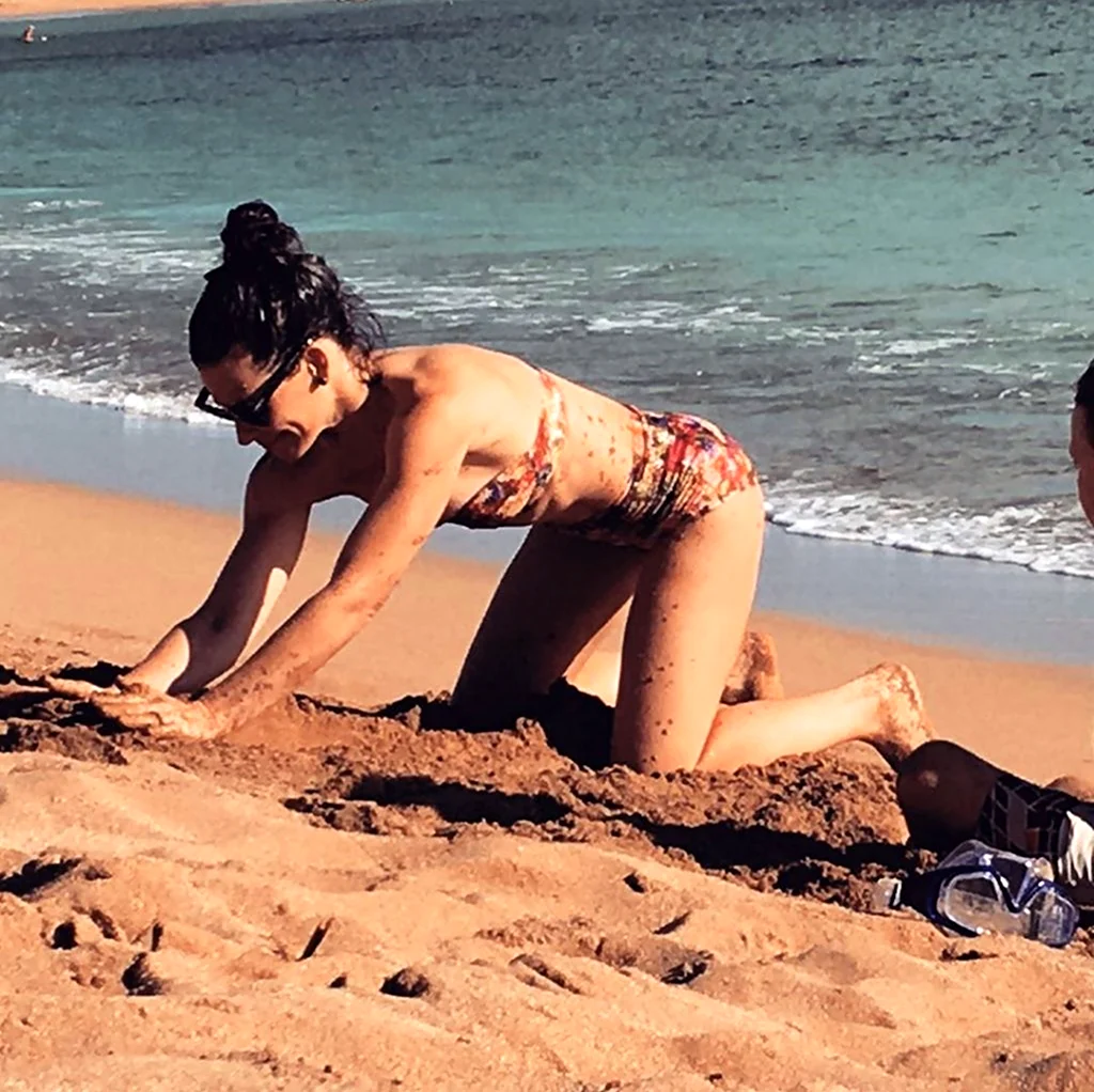 Evangeline Lilly на пляже