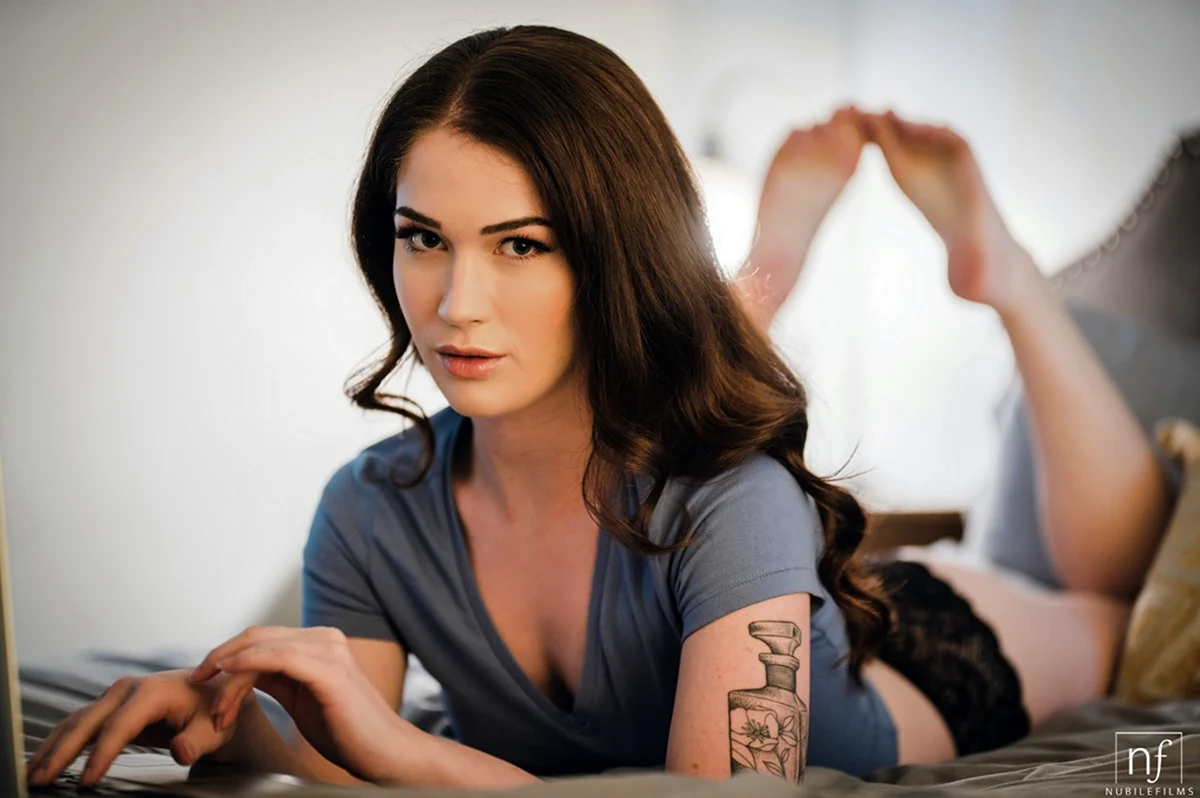 Evelyn Claire