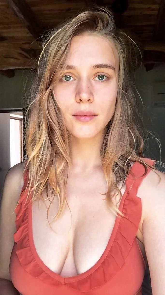 Gaia Weiss слив