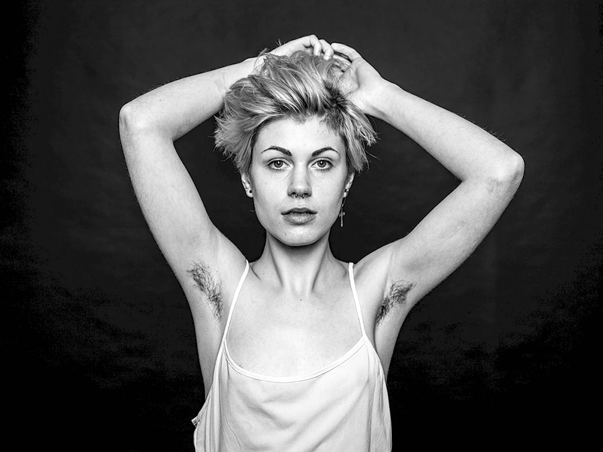 Grimes певица подмышки
