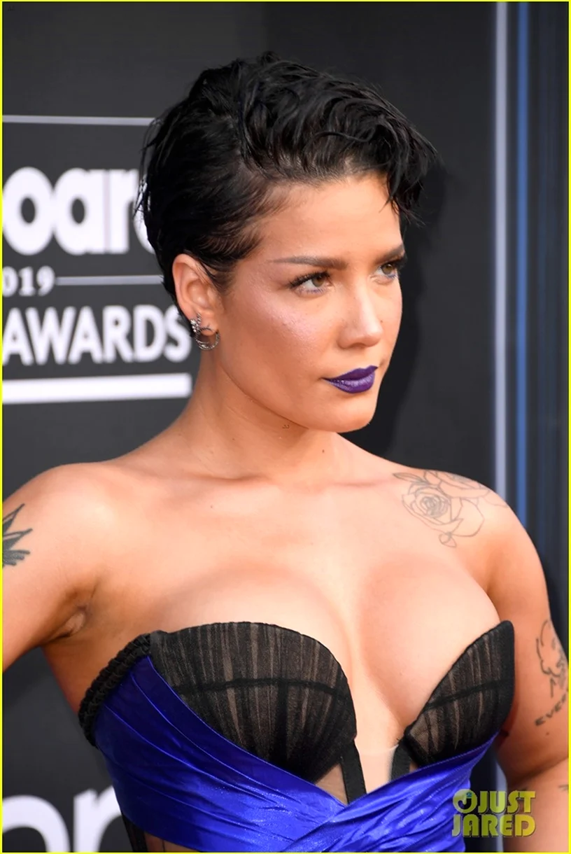 Halsey hot