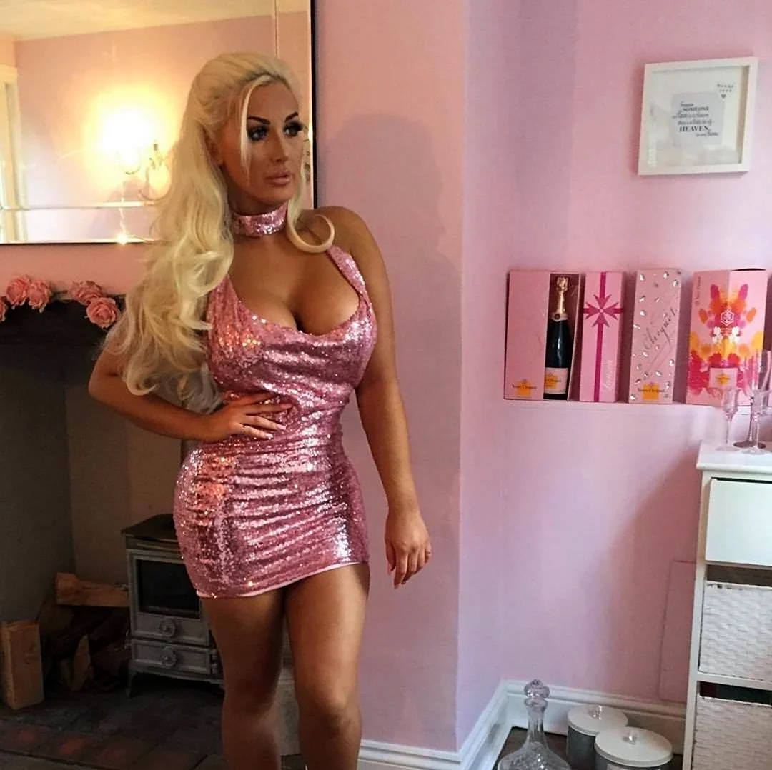 Holly Deacon Бимбо