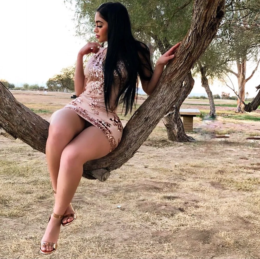 Jailyne Ojeda в платье