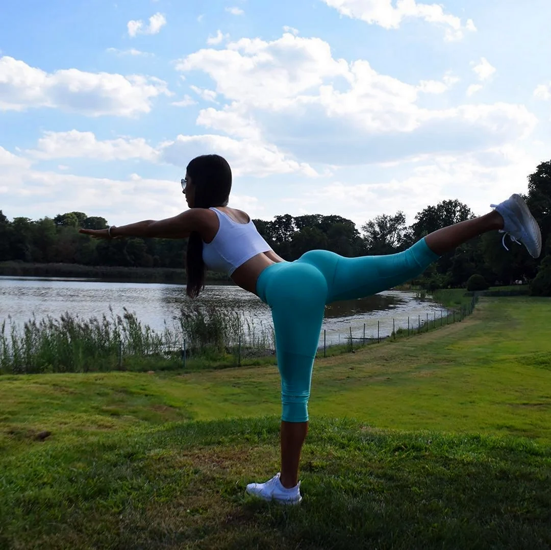 Jen Selter на шпагате