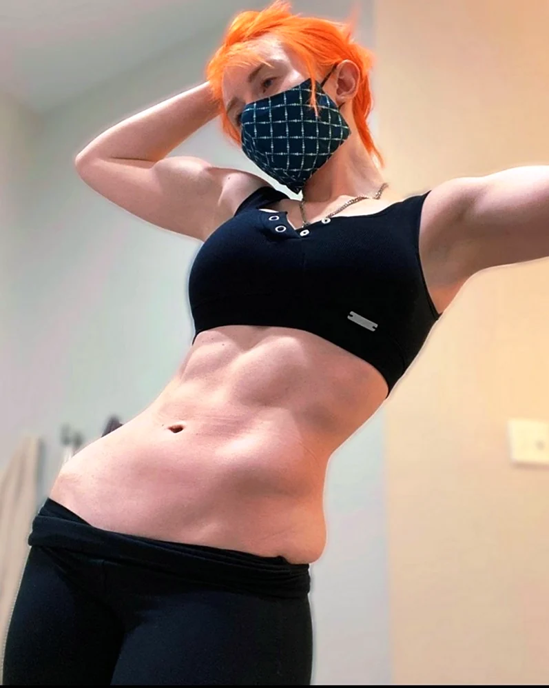 JENNALYNNMEOWRI biceps