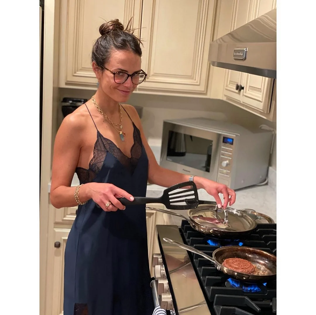 Jordana Brewster соски