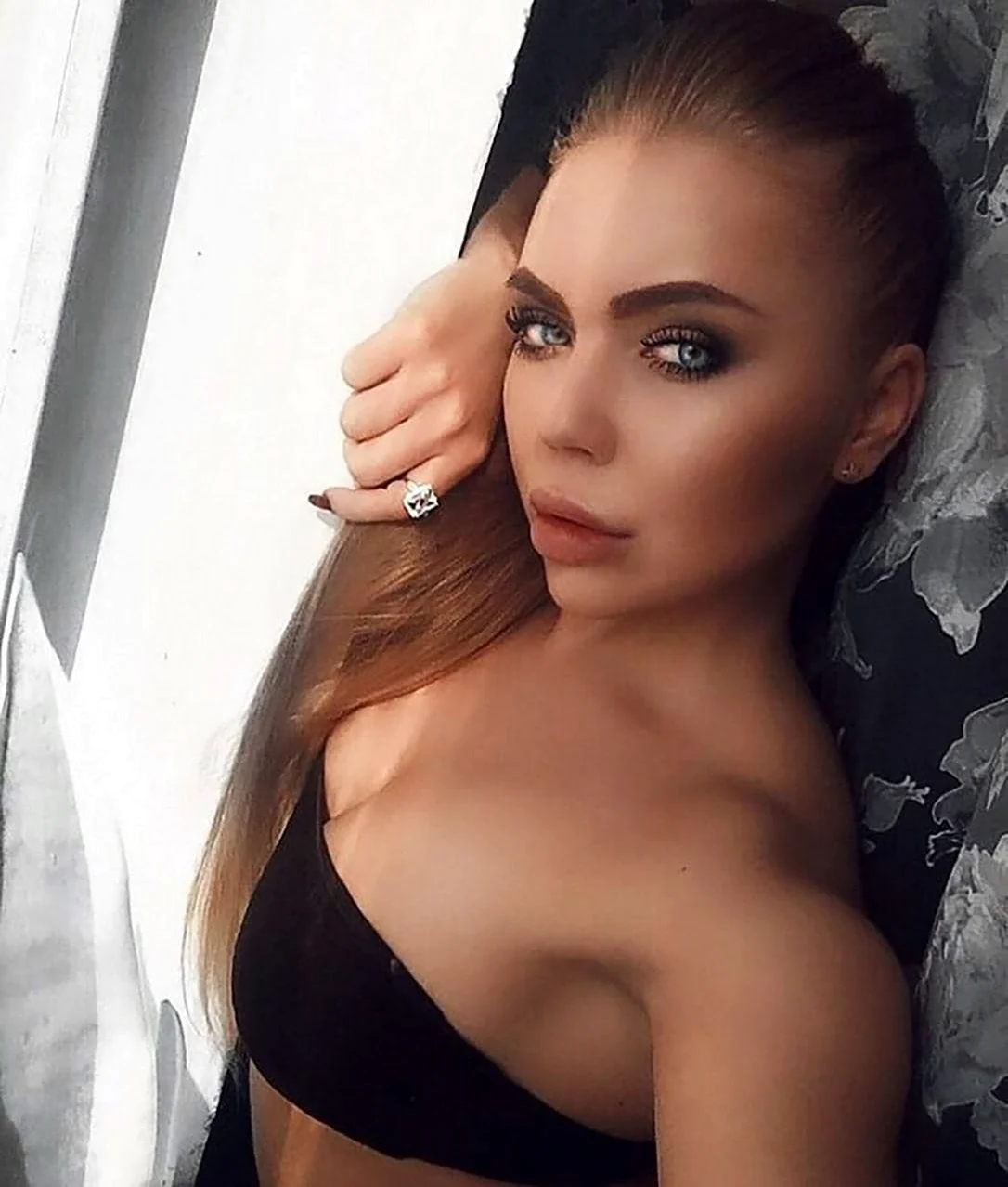 Карина кросс