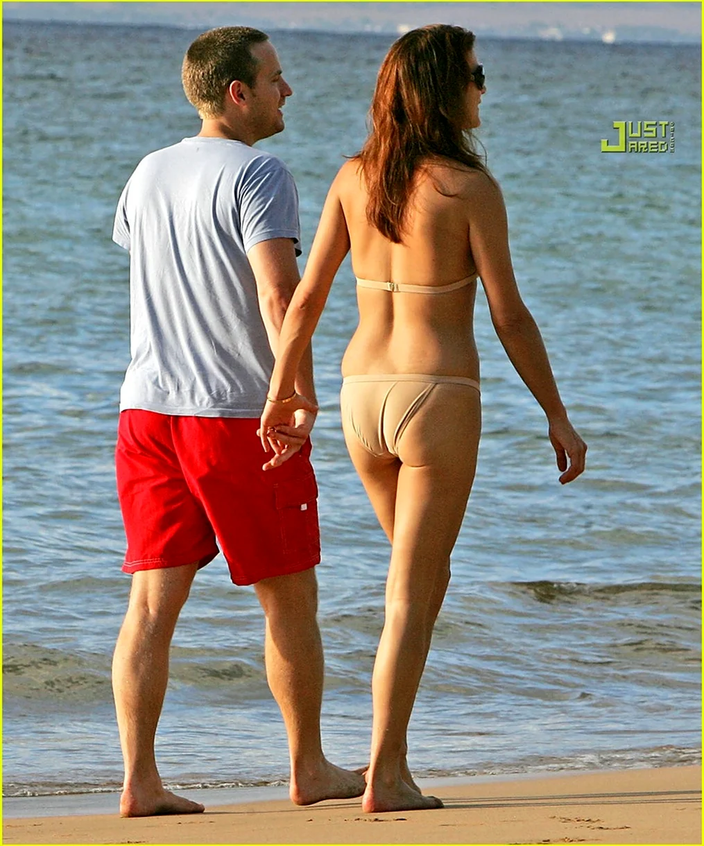 Kate Walsh Bikini