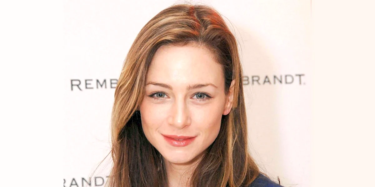 Katharine Towne as Nadine