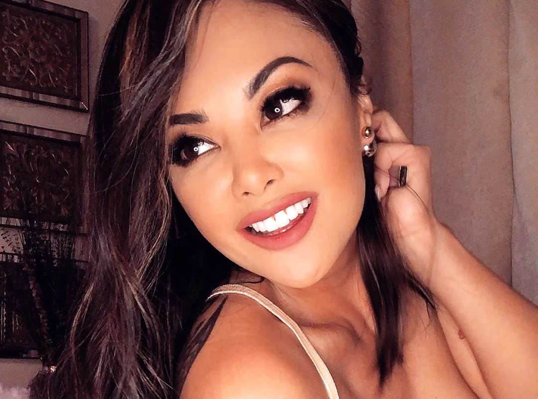 KAYLANILIVE