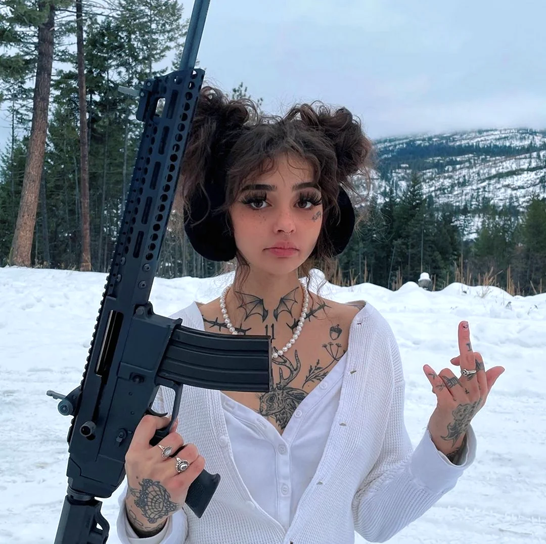 Keaton Belle