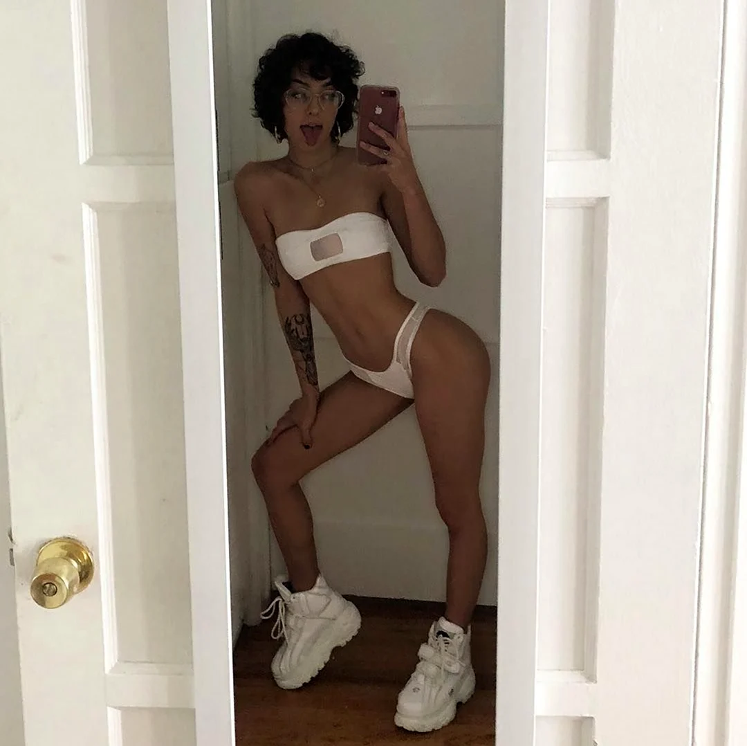 Keaton Belle