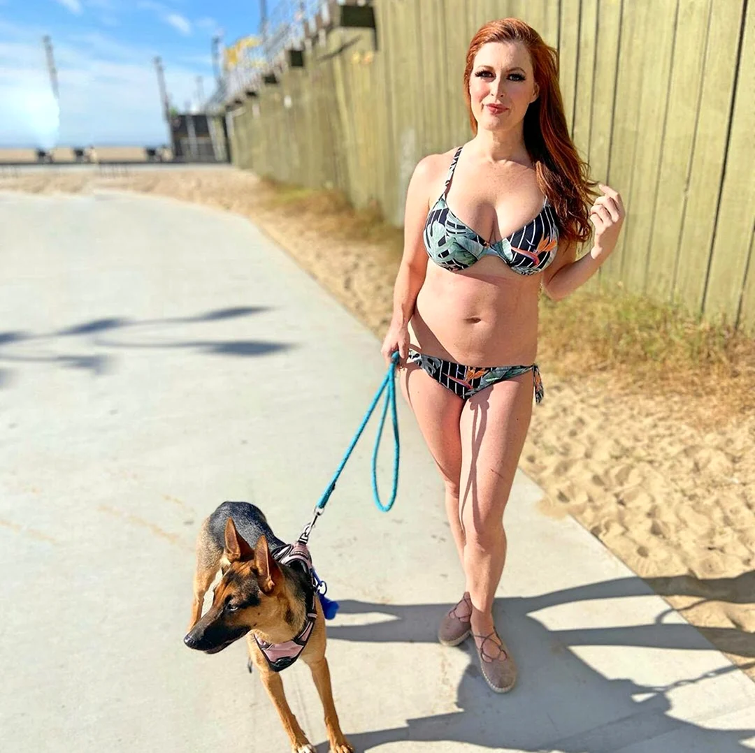 Kelly Reilly Bikini