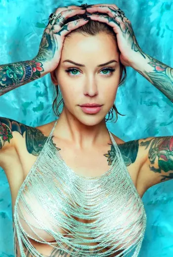 Laurence Bedard модель Bikini