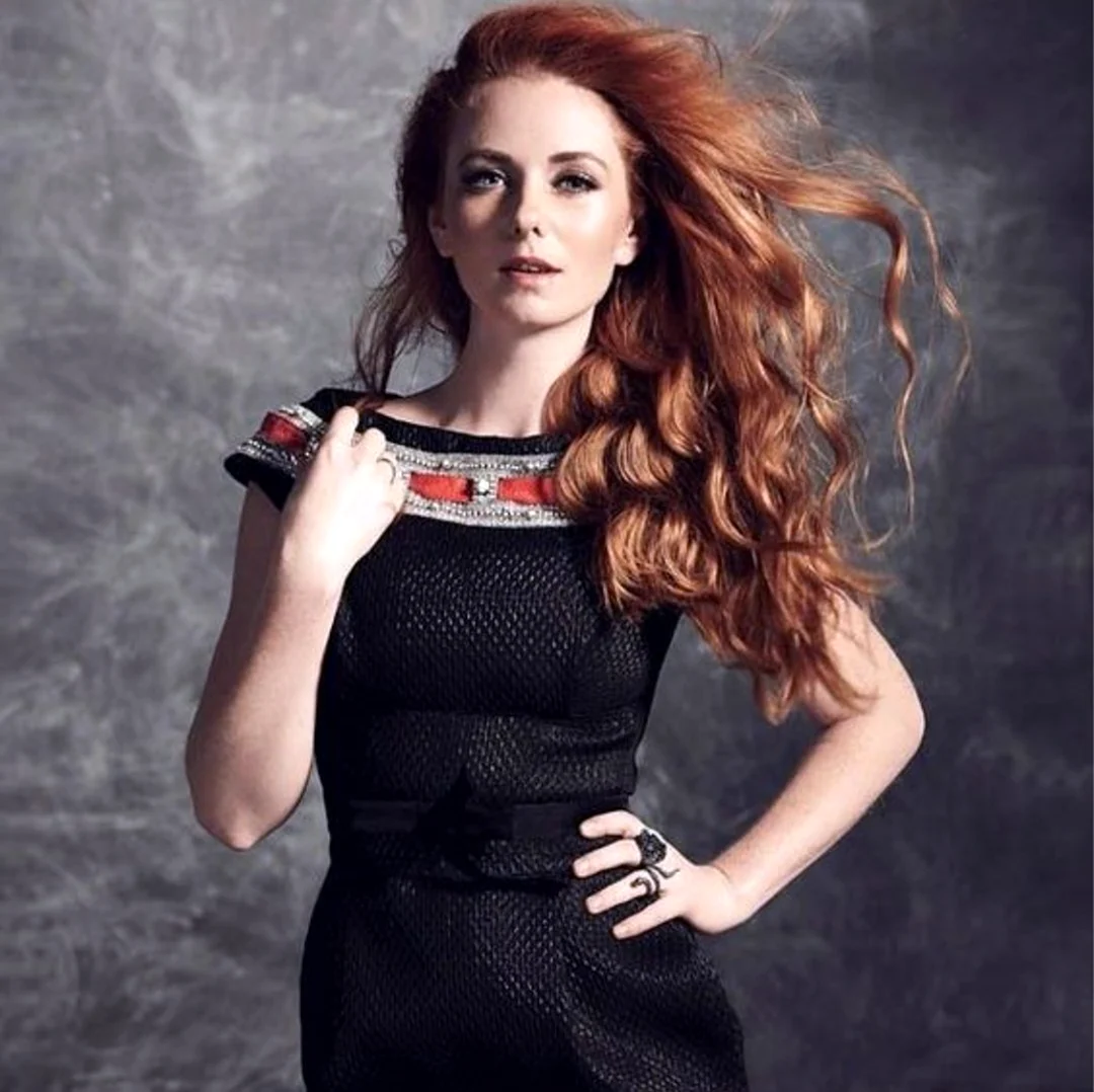 Лена Катина