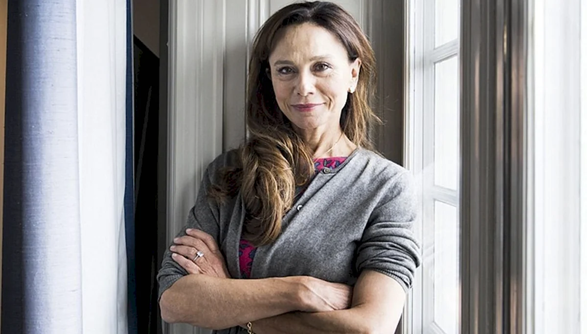 Лена Олин