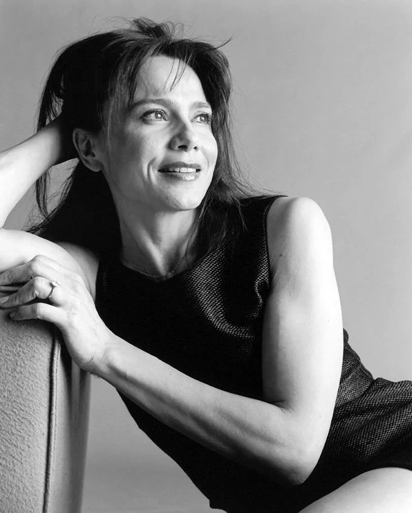 Лена Олин