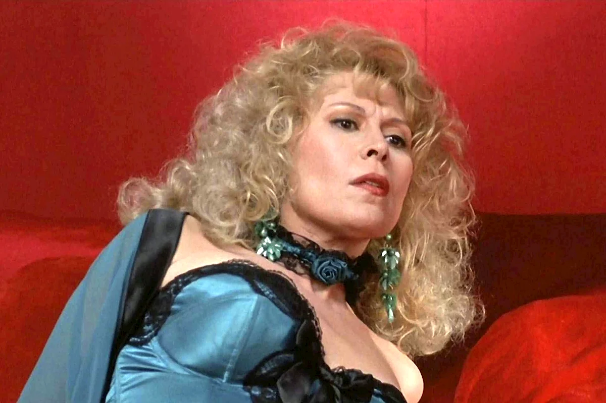 Leslie Easterbrook