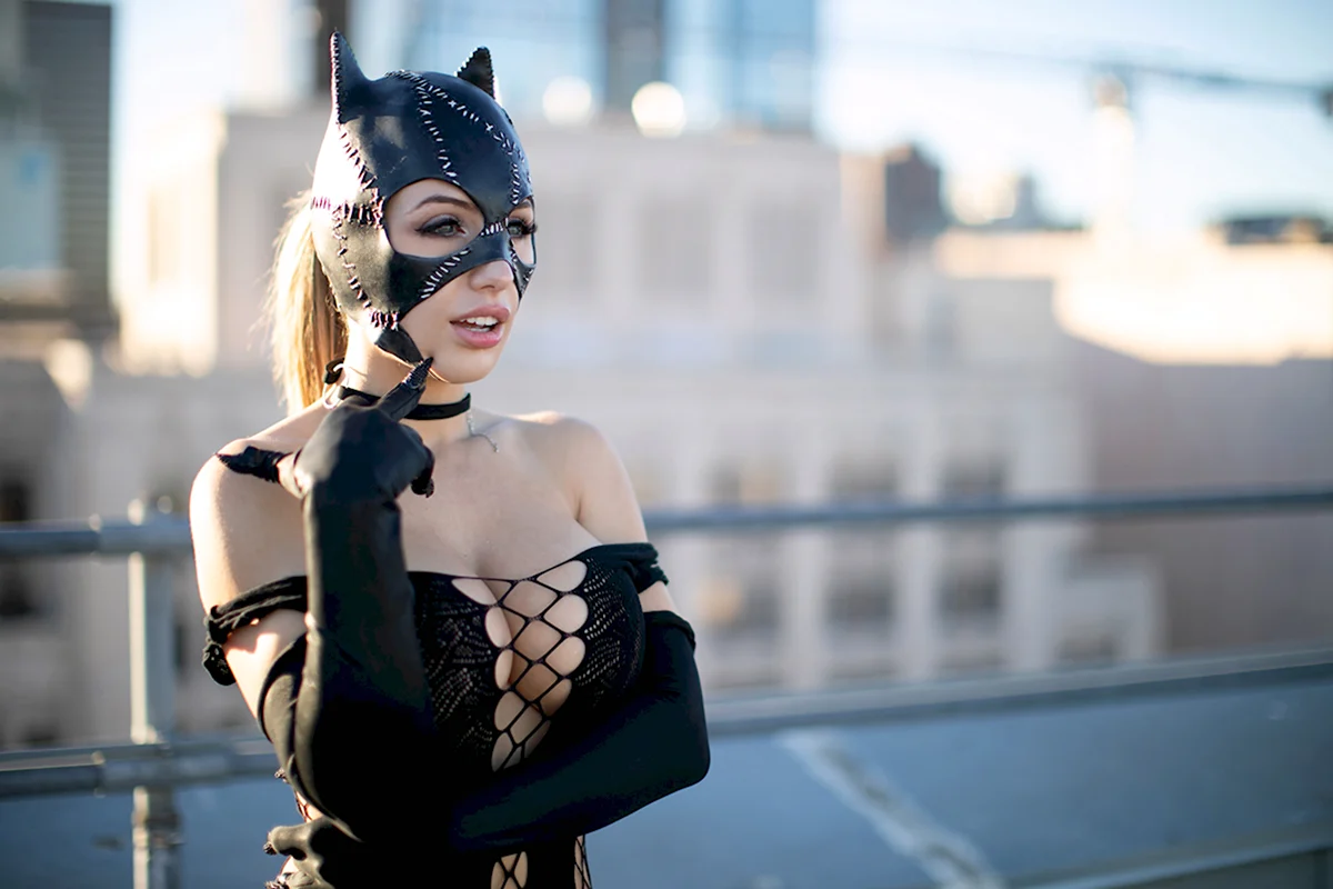 Liz Katz Catwoman