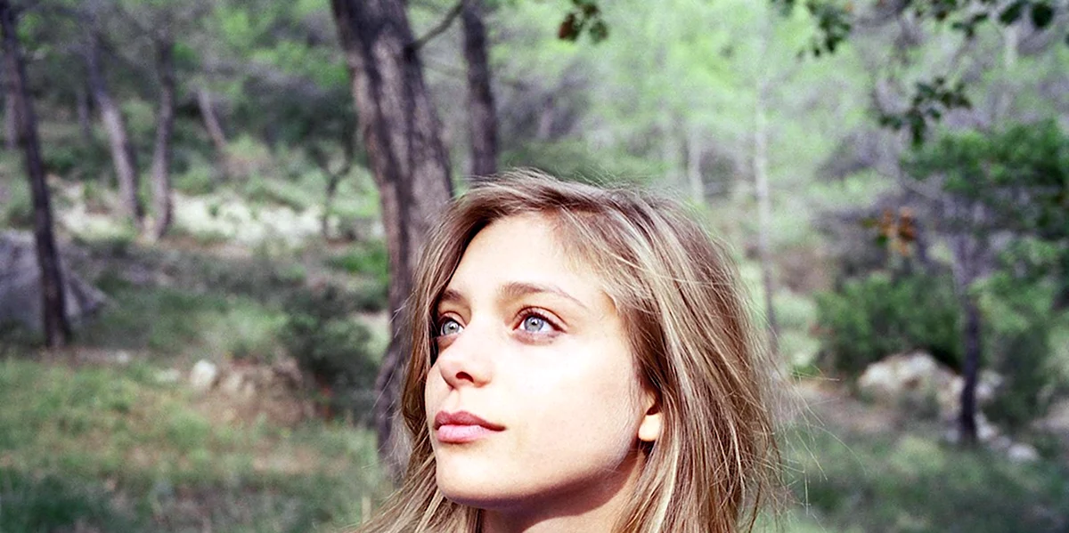 Lizzie Brochere