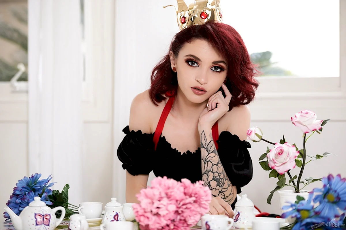 Лола фае