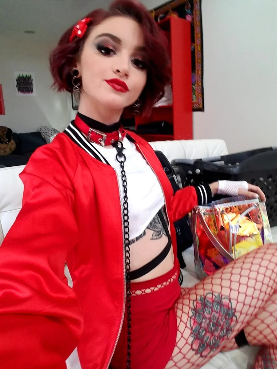 Лола фае