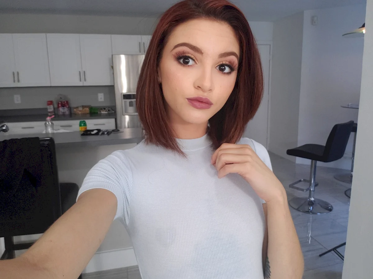 Лола фае