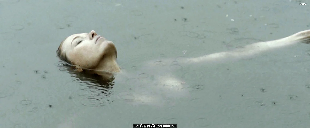 Lucy Walters desnuda pelicula here Alone