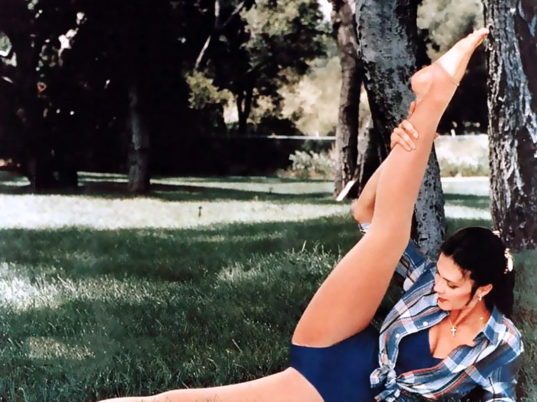 Lynda Carter бикини