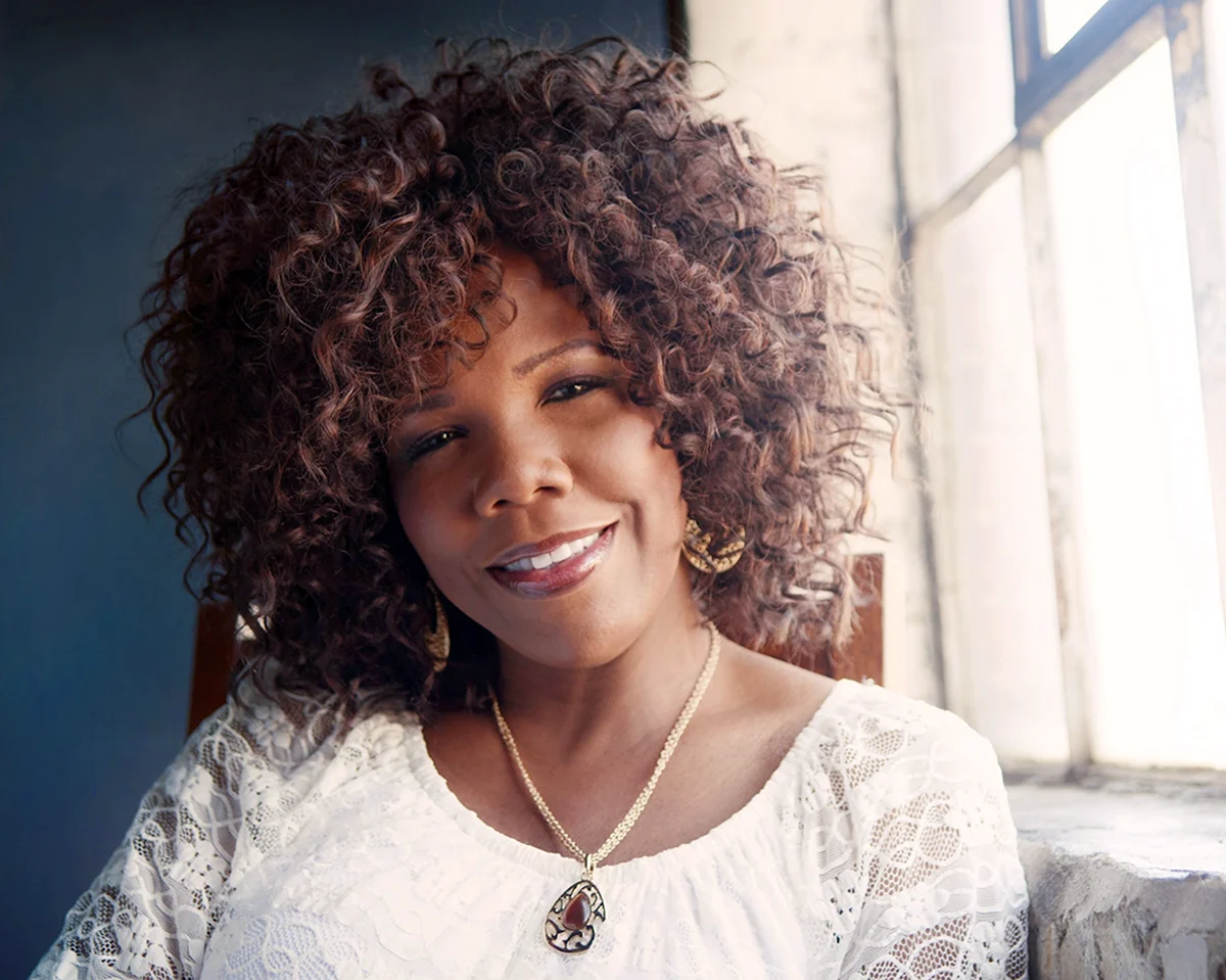 Lynda Randle