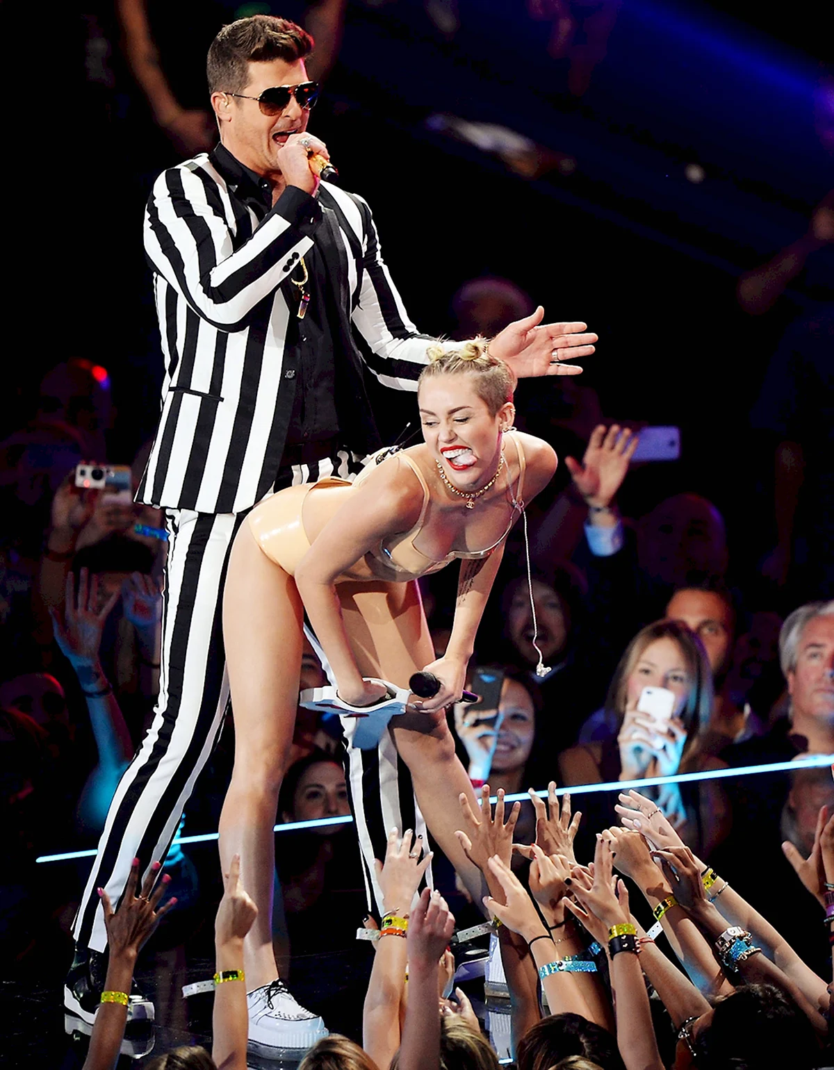 Майли Сайрус VMA 2013