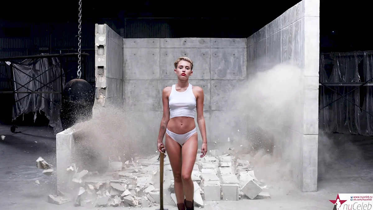 Майли Сайрус Wrecking