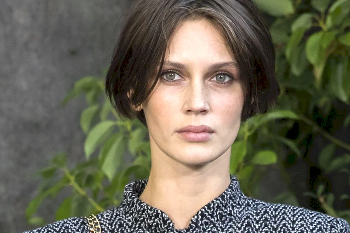 Marine Vacth Chanel