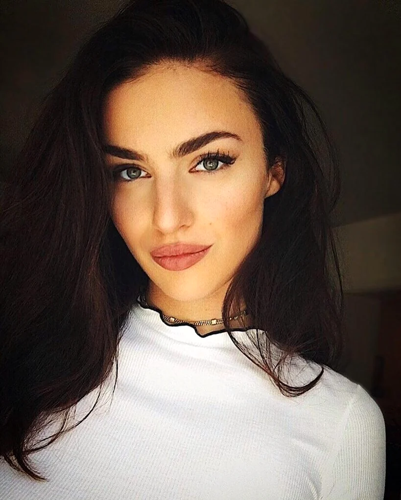 Мелани пол
