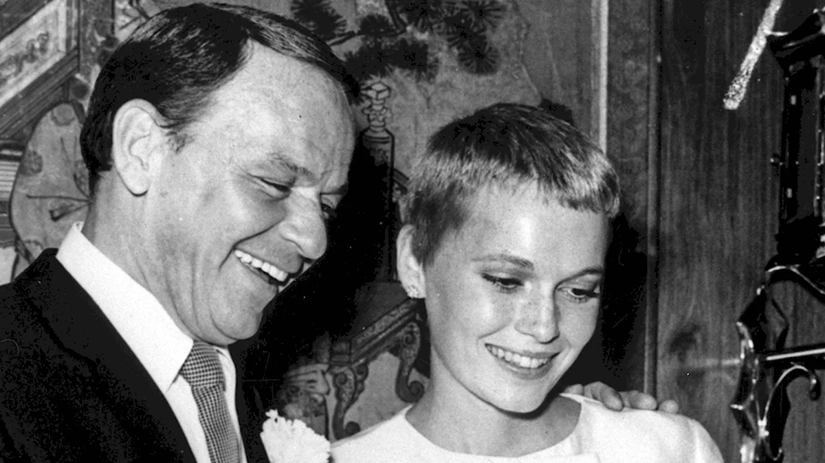 Mia Farrow and Frank Sinatra