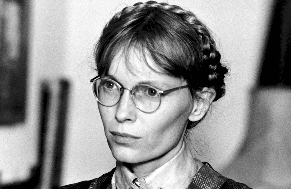 Миа Фэрроу 1992