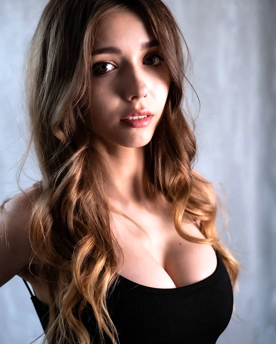 Мила Азул