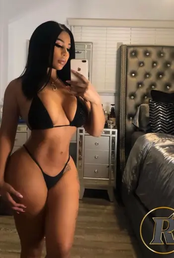 Модель Cynthia Martell
