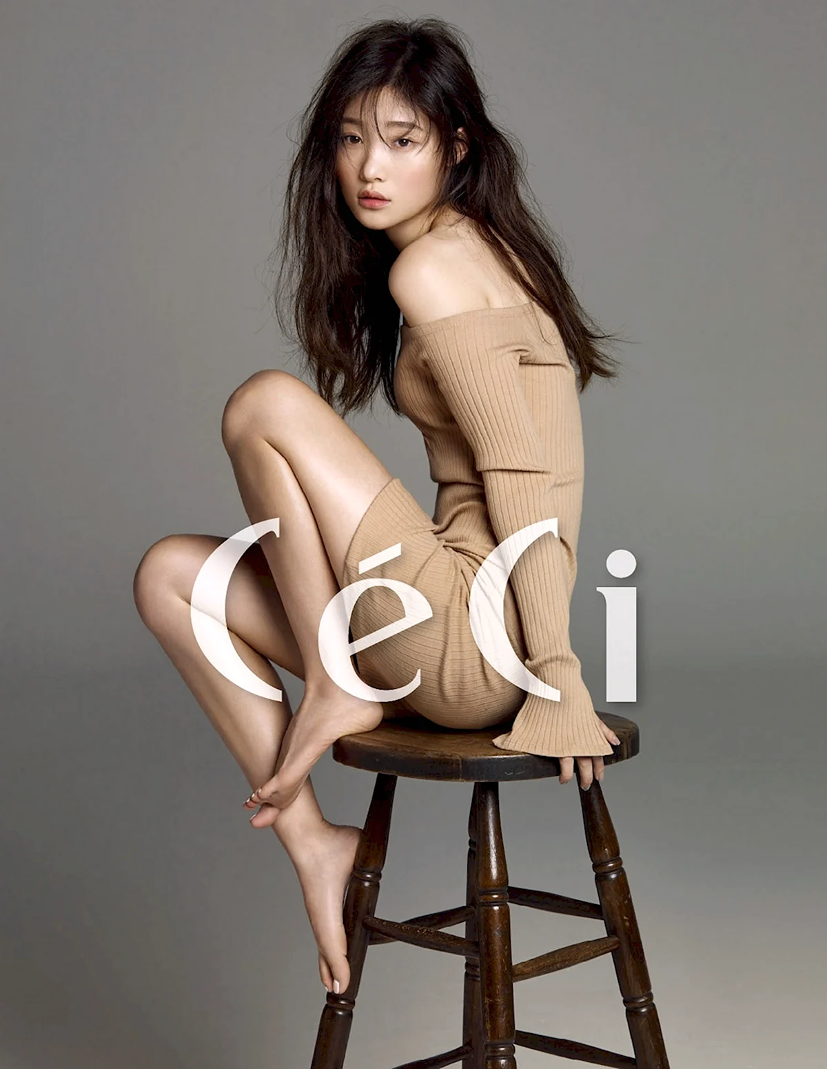 Модель Hoyeon Jung ноги