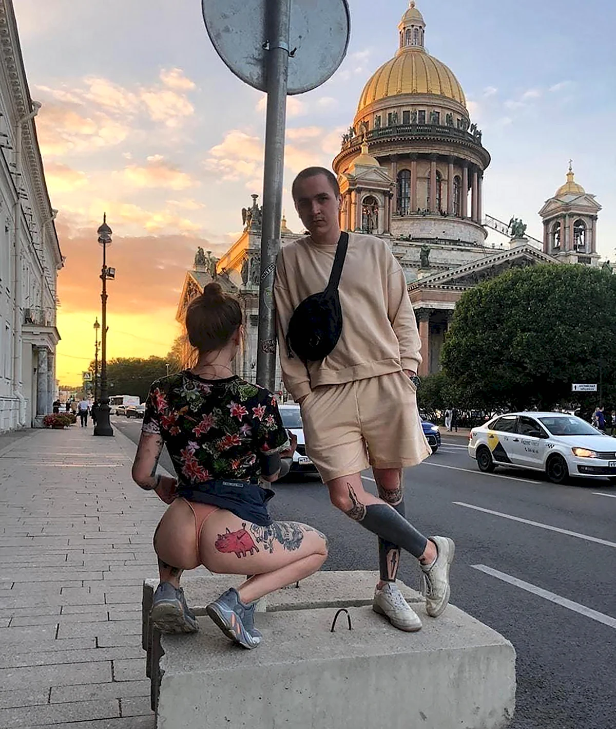 Модель Ирина Волкова на фоне Исаакиевского собора