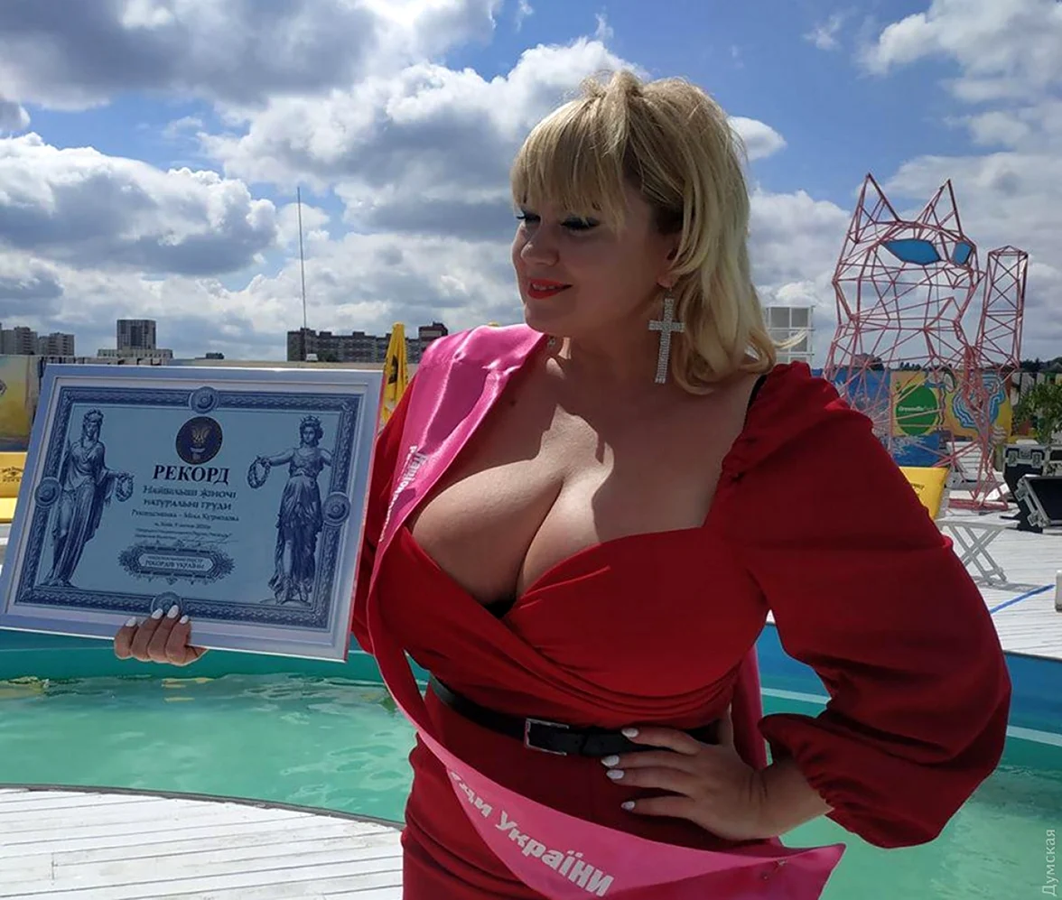 Модель плюс сайз Мила Кузнецова