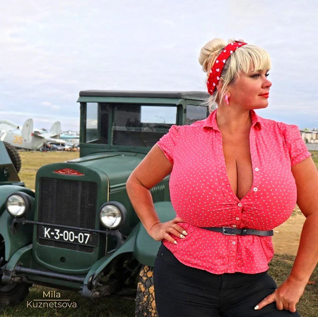 Модель Plus-Size Мила Кузнецова