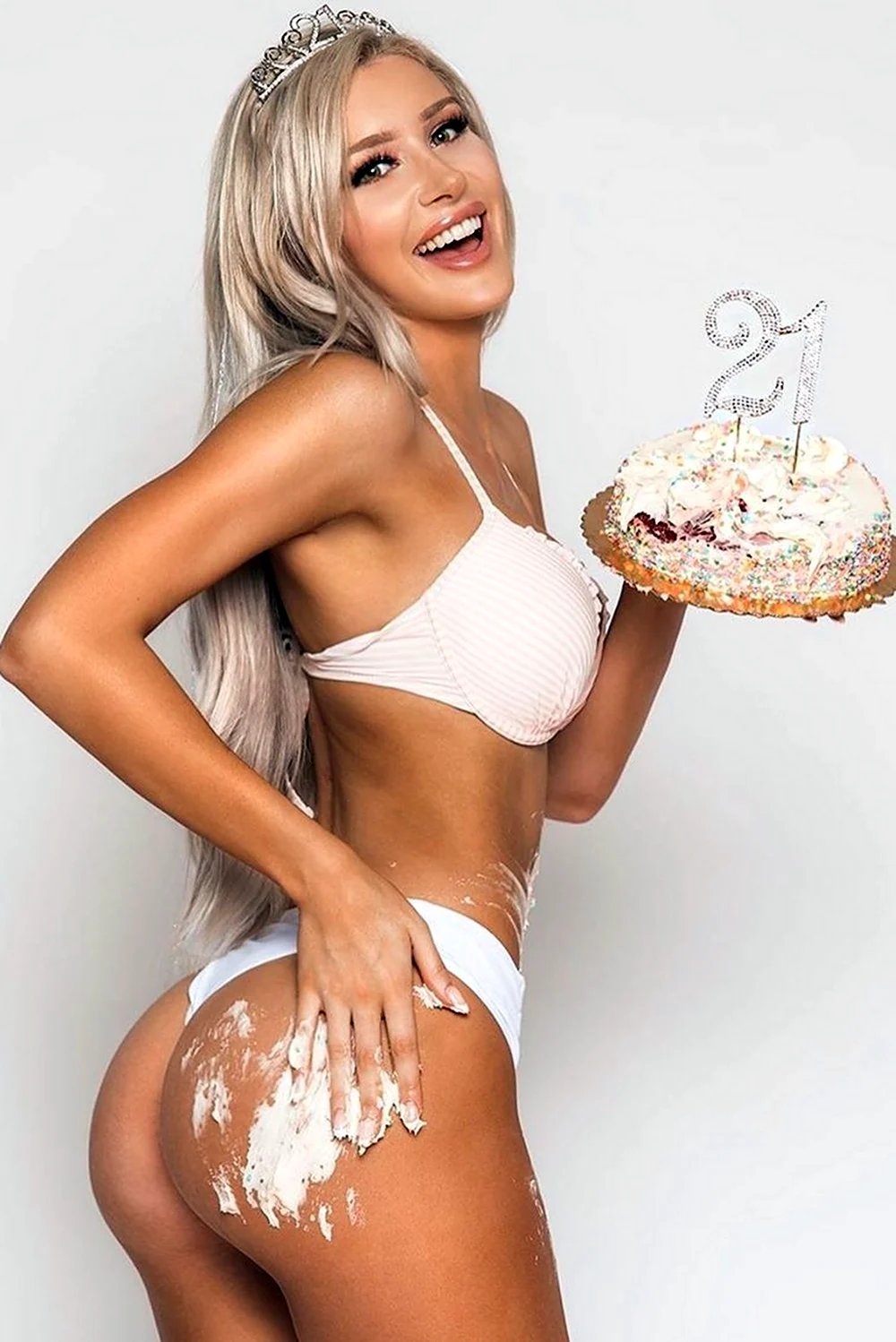 Molly Eskam 2019