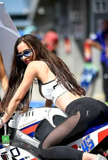 MOTOGP грид герлз