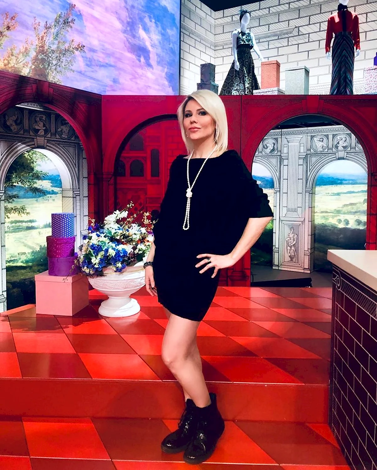 Настя Макаревич с сестрой