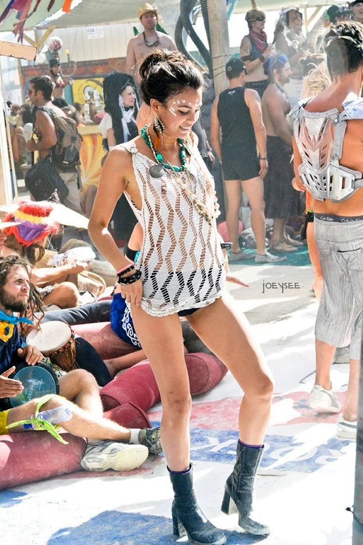 Натали Келли Burning man